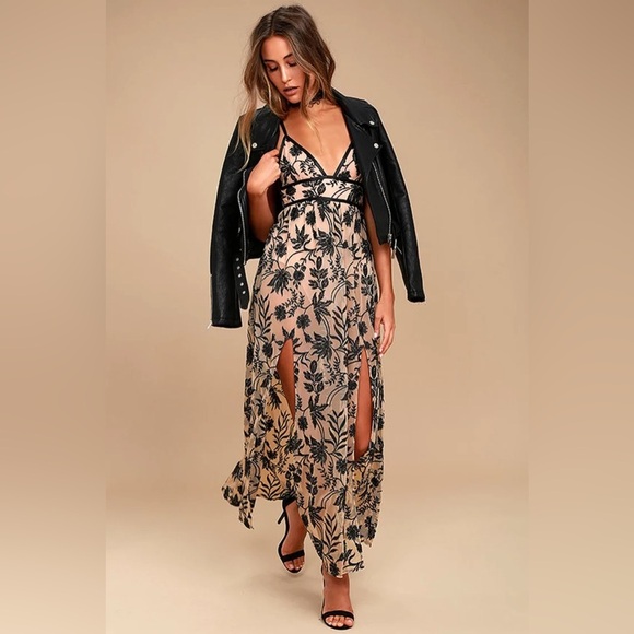 L’Atiste Black and Nude Embroidered Floral Sheer Maxi Dress
Size Small - Picture 2 of 13